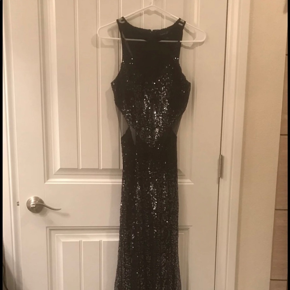 Ombré formal dress. Size 3. Great condition!
